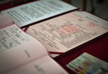 Plastifierea certificatelor de naștere, căsătorie sau deces duce la anularea lor